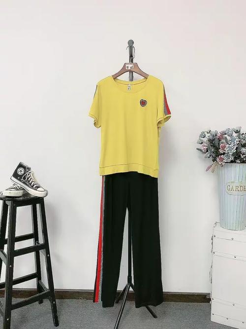 火爆上新純棉舒適休閑服裝工廠跑量價人手必備好貨品牌折扣批發(fā)商供
